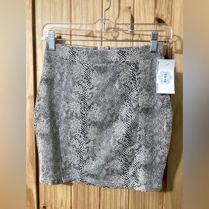 NWT - Privy/Privately Privileged size M stretchy body-con mini skirt